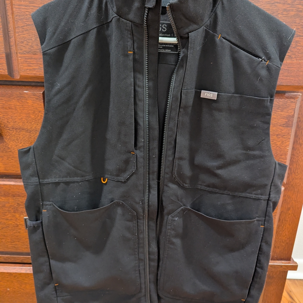 Figs Men's Black Utility Vest
